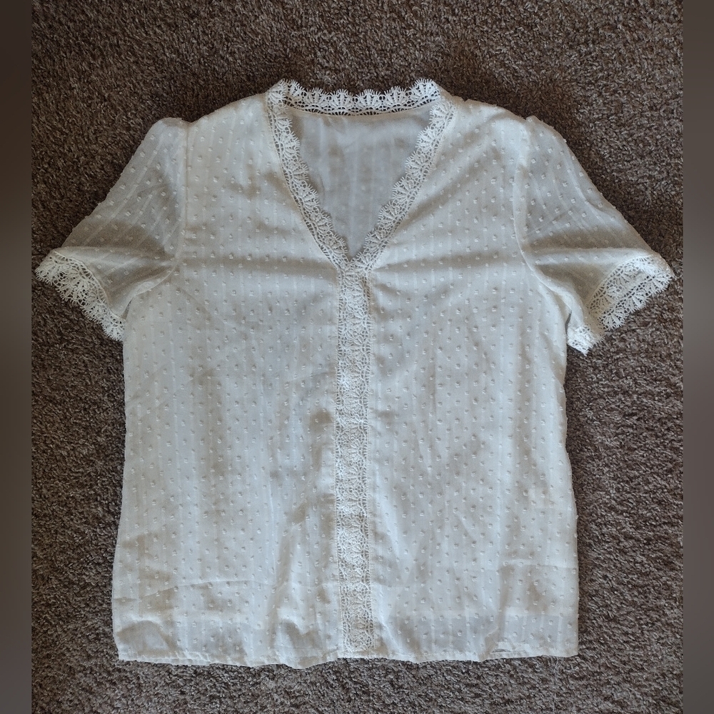 Ivory Lace Trim Top Large NWOT - Picture 3 of 12